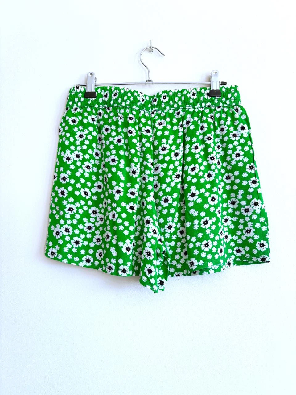 🌿 HEMA short de flores verdes – tamanho P – confortável e fofo – photo 5